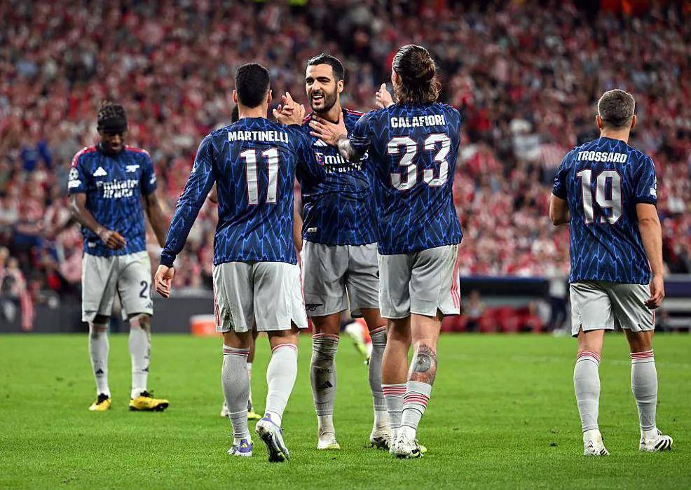 ค่ำคืนแห่งความมันส์ของแชมเปียนส์ลีกและพรีเมียร์ลีก! อาร์เซนอลถล่ม 3-0 คว้าชัยชนะติดต่อกันเป็นครั้งที่สี่ ขึ้นนำเป็นจ่าฝูง สเปอร์สถล่มคู่แข่ง 4-0 ลิเวอร์พูลหยุดสถิติชนะติดต่อกันสามนัดของเรอัล มาดริดด้วยชัยชนะ 1-0 สลาเวีย ปราก ยูโรปาลีก แมนเชสเตอร์ ยูไนเต็ด