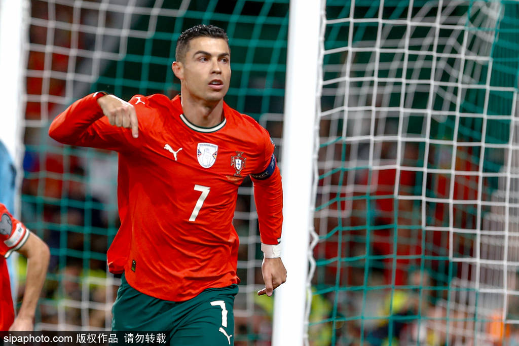 นักวิจารณ์สื่อ: โปรตุเกสไม่สามารถชนะฟุตบอลโลกได้ คริสเตียโน โรนัลโดได้พิชิตอังกฤษ สเปน และอิตาลีแล้ว ในขณะที่เมสซีไม่ได้ทำเช่นนั้น คีธ ริชาร์ดส์