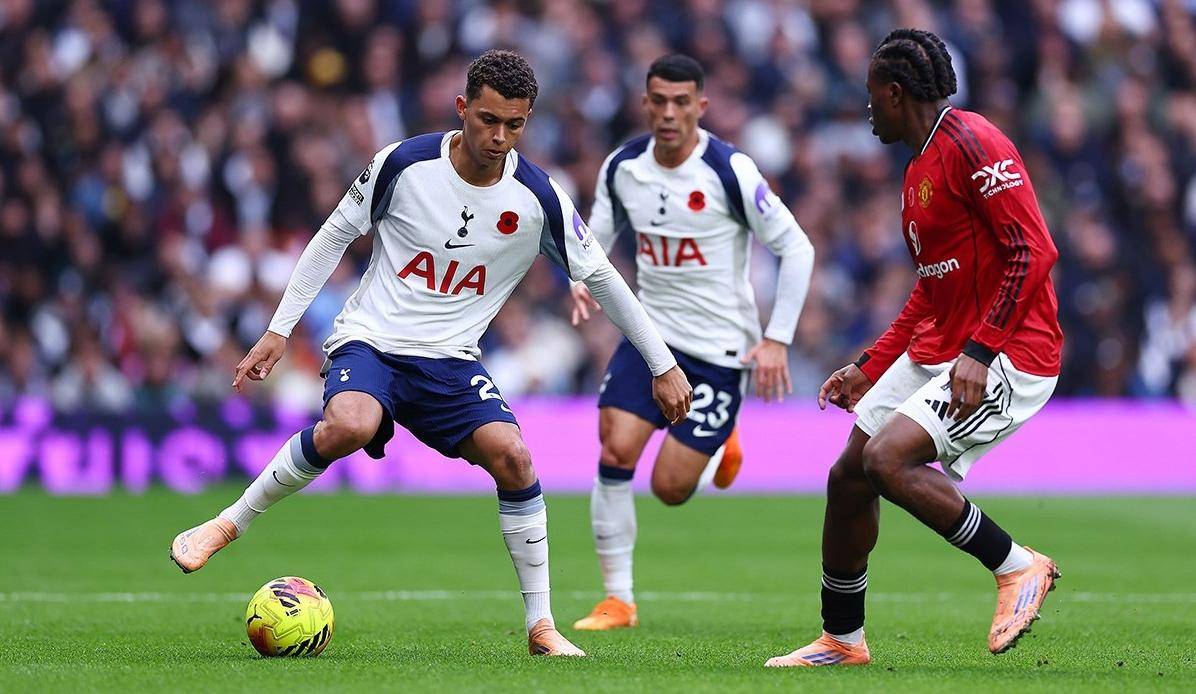 ช่างเป็นการจบเกมที่น่าตื่นเต้นอะไรเช่นนี้! เกือบได้ประตูชัยในนาทีที่ 91 ตามด้วยประตูตีเสมอในนาทีที่ 96 – ซ้ำรอยกับรอบชิงชนะเลิศยูโรปาลีก แชมป์พรีเมียร์ลีก 13 สมัยระเบิดความดีใจอย่างสุดเหวี่ยง ท็อตแน่ม ฮ็อตสเปอร์ แมนเชสเตอร์ ยูไนเต็ด แรมส์