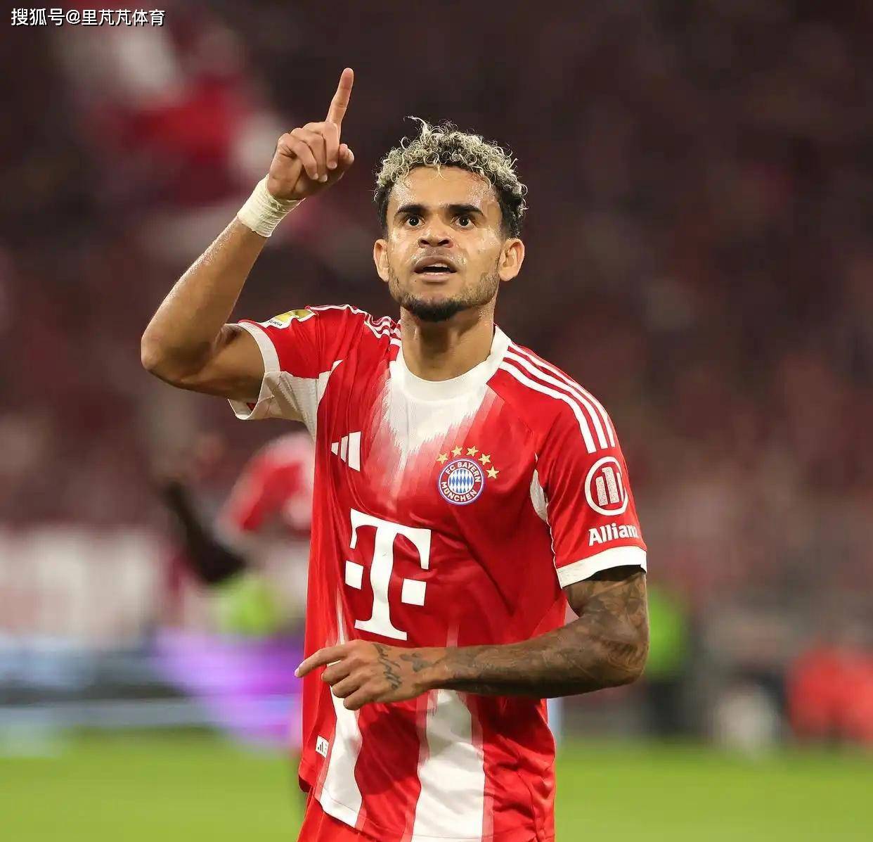 ในเพียง 17 นัด เขาได้ทำลายสถิติของผู้ที่มาก่อนหน้าเขาแล้ว – การซื้อตัวหลุยส์ ดิอาซของบาเยิร์นนั้นถือเป็นการลงทุนที่คุ้มค่าอย่างแท้จริงในฤดูกาลนี้