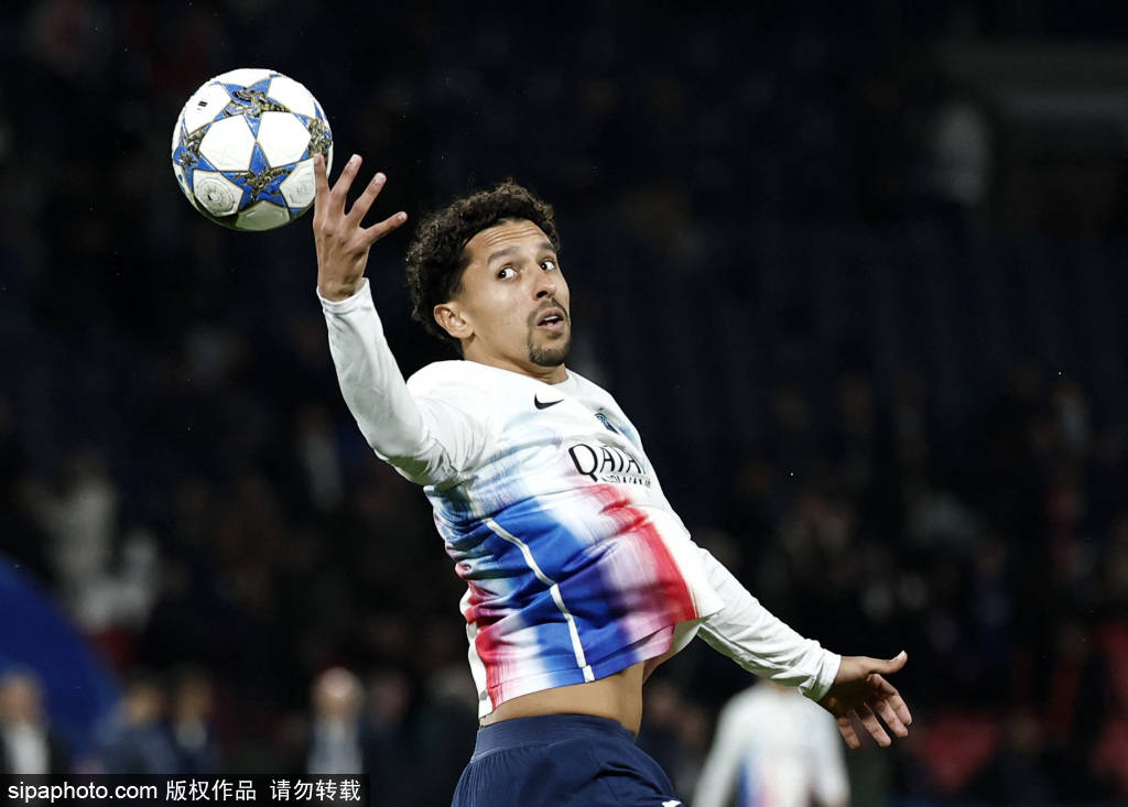 ปารีส แซงต์-แชร์กแมง ต้องเผชิญกับผู้เล่นสำคัญห้าคนที่ต้องพักรักษาตัวจากอาการบาดเจ็บ! เอนริเก้จะแก้สถานการณ์อย่างไรเพื่อรักษาตำแหน่งจ่าฝูง? _อาการบาดเจ็บ_ อัชราฟ _ผู้เล่น_