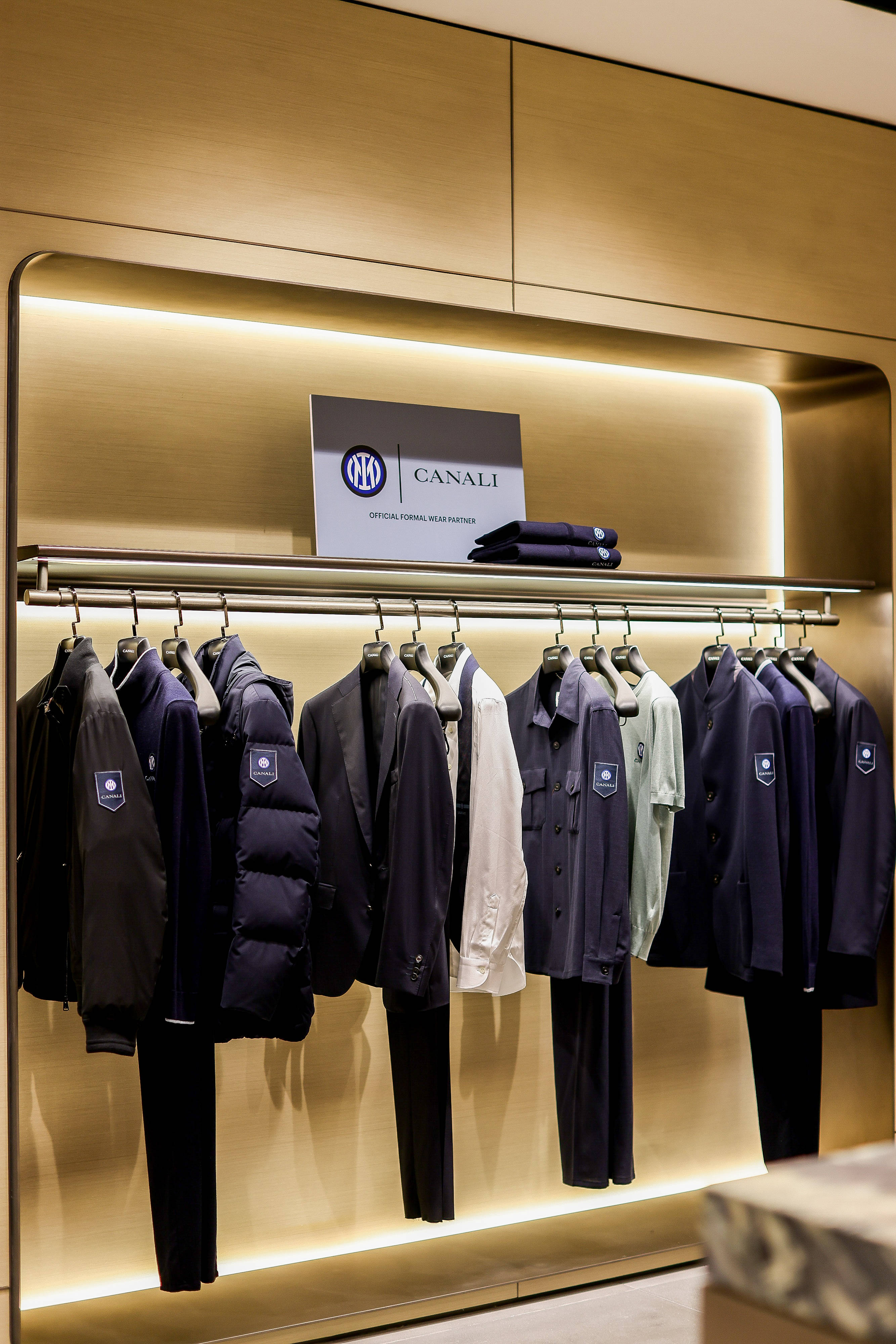 CANALI ร่วมมือกับตำนานอินเตอร์ มิลาน ฮาเวียร์ ซาเน็ตติ สำหรับกิจกรรมพิเศษในสองเมืองของจีน_แบรนด์_Brianza