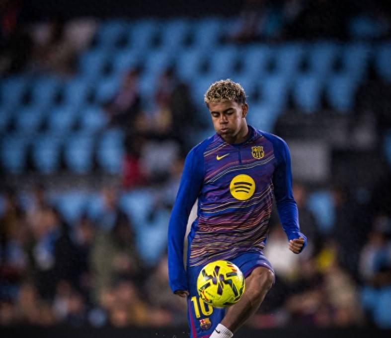 สามนัด สามประตู! ยามาลที่เพิ่งโสดยิงประตูได้ในเกมติดต่อกัน การบริหารแบบเหล็กของฟลิคเริ่มเห็นผล_บาร์เซโลนา_การแข่งขัน_แชมเปียนส์ลีก