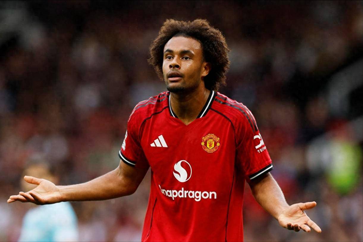 การย้ายทีมที่ผิดพลาดทำลายอาชีพของซิร์กเซ่ ถูกแมนเชสเตอร์ ยูไนเต็ด ตัดออกจากทีมในฤดูกาลนี้ ถูกตัดออกจากทีมชาติเนเธอร์แลนด์เป็นเวลาหนึ่งปี _การแข่งขัน_ตำแหน่ง_พรีเมียร์ลีก