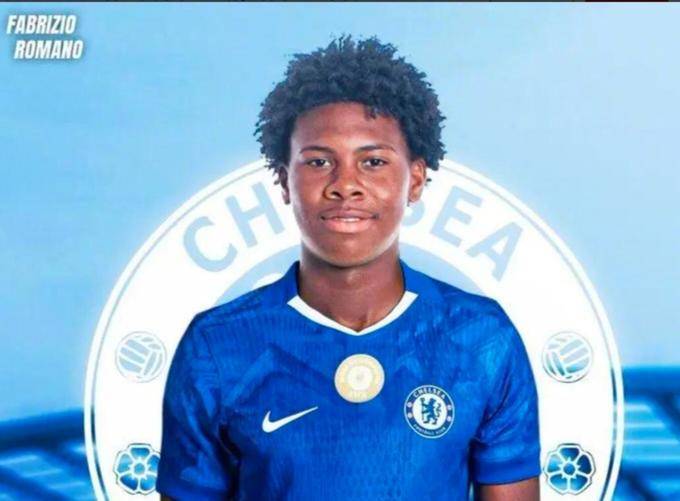 เชลซีคว้าตัวอัจฉริยะวัย 16 ปี ก่อนยักษ์ใหญ่ยุโรปสามทีม! อนาคตของกองหลังตัวหลักได้รับการยืนยันแล้วหรือ? _Odonez_ เซ็นเตอร์แบ็ก_ กองหลัง