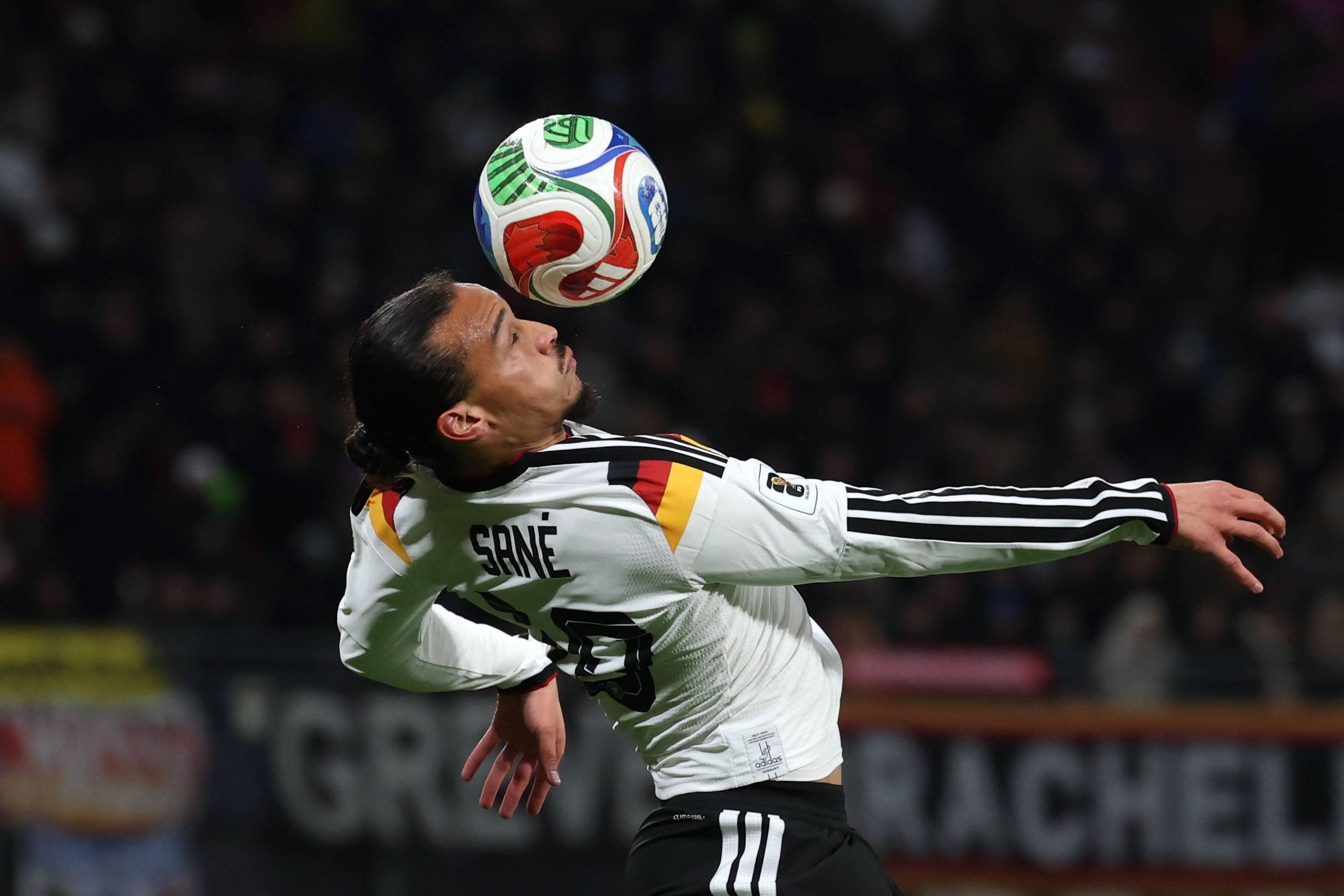 (ผู้สื่อข่าวต่างประเทศ, สายที่สอง) ฟุตบอล - รอบคัดเลือกฟุตบอลโลก: เยอรมนีเอาชนะสโลวาเกีย ข่าวยุโรป สำนักข่าวซินหัว ผู้เล่น