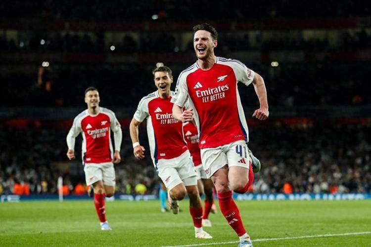 อาร์เซนอลได้กลับไปใช้สไตล์การเล่นครองบอลที่คุ้นเคยอีกครั้ง โดยความมีวุฒิภาวะของทีมแสดงให้เห็นถึงพัฒนาการที่ชัดเจน ซาก้า กองกลาง โอเดการ์ด