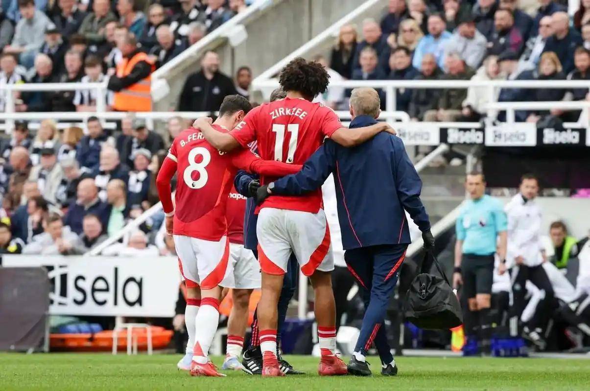 35 ล้านคนเล่นพนัน! ทำไมโรม่าถึงจับตาดูกองหน้าที่ไม่เป็นที่นิยมของแมนเชสเตอร์ ยูไนเต็ด – กัสเปรินี่จะกล้าเสี่ยงหรือไม่? _ซิร์คเซ่_ _โจมตี_ _เซเรีย อา_