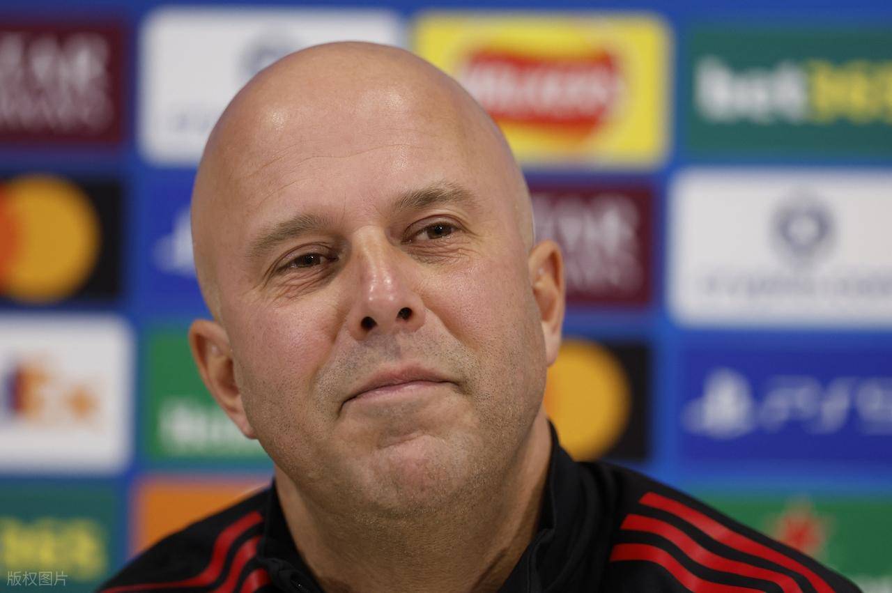 ถูกต้องเลย! ผู้บรรยาย Zhan Jun ชี้ให้เห็นถึงการล่มสลายสามทางของลิเวอร์พูลด้วย 'การขาด' สี่ประการ _Slot_ _ฤดูกาลนี้_ _แมตช์_