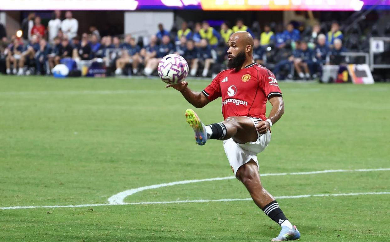 แมนเชสเตอร์ ยูไนเต็ด 'โอลด์ จาน' มอมโบโม สัญญาอย่างทะเยอทะยาน: ช่วยปีศาจแดงกลับสู่จุดสูงสุด แชมป์พรีเมียร์ลีกคือเป้าหมายสูงสุด! _มอมโบโม_ ฤดูกาลนี้