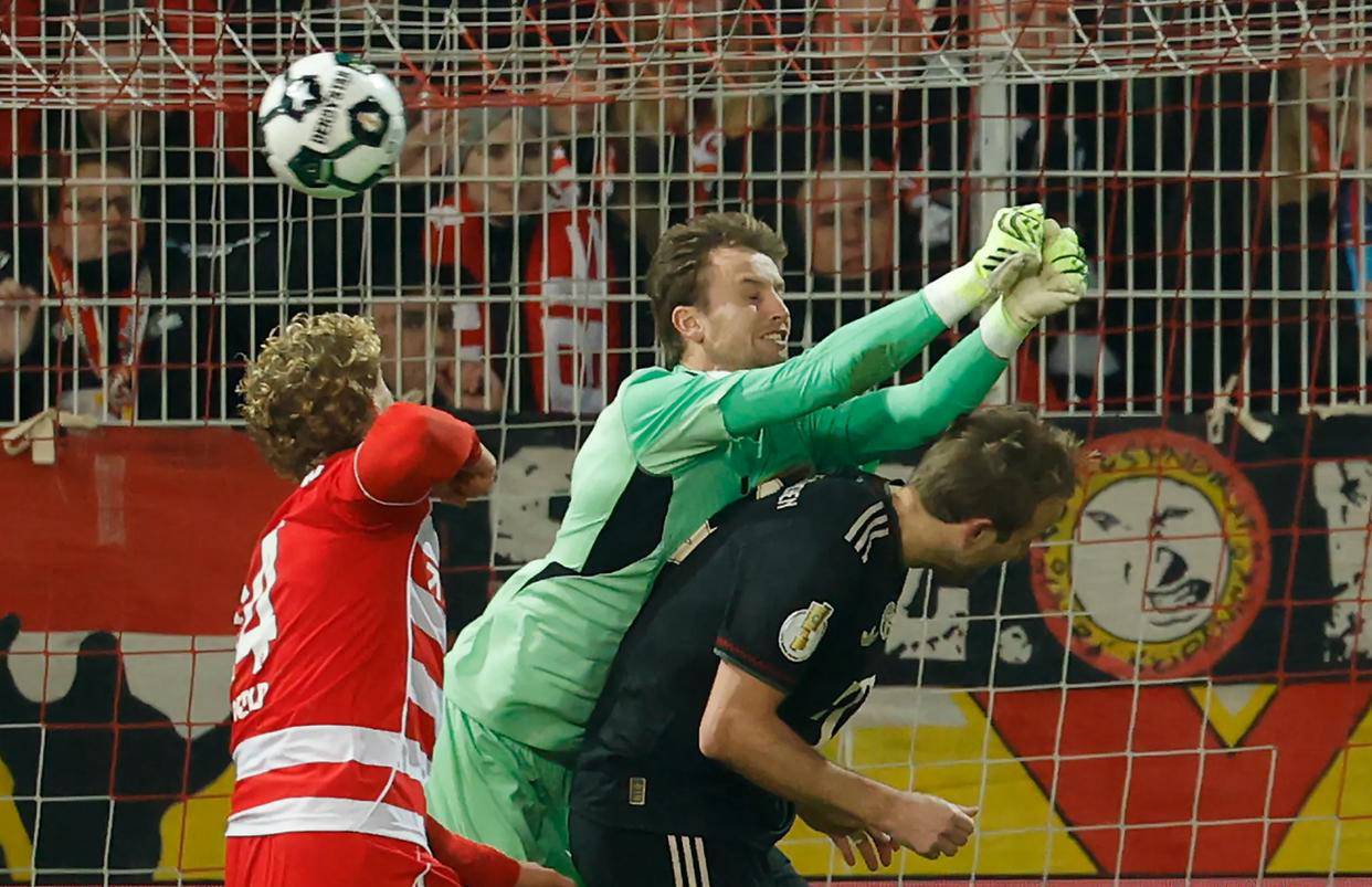 บุนเดสลีกา นัดที่ 13: บาเยิร์น มิวนิค ใกล้ถึงจุดวิกฤต, ปัญหาเกมรุกของเซนต์เพาลี ยังคงอยู่ _แมตช์_ฤดูกาล_แชมเปียนส์ลีก