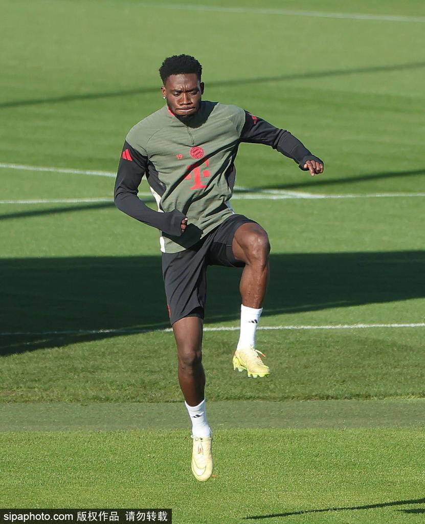 อัปเดตการย้ายทีมของลูคบาคิโอ กองหลังไลป์ซิก: บาเยิร์น มิวนิค ติดต่อเอเย่นต์ของเขาแล้ว, ค่าฉีกสัญญา 80 ล้านยูโร! ฟุตบอลบุนเดสลีกา แฟนบอล แนวรับ