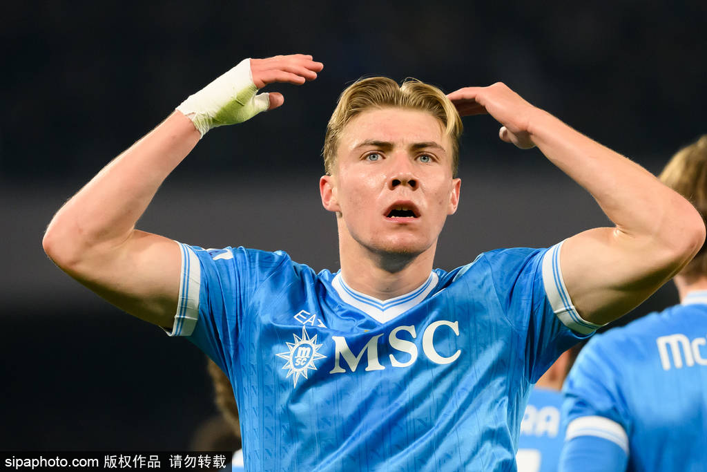 เซเรีย อา - โฮยลุนด์ยิงสองประตู, อิลดิซทำประตูให้นาโปลีเฉือนชนะยูเวนตุส 2-1 ขึ้นนำจ่าฝูงชั่วคราว แม็คโทมิเนย์