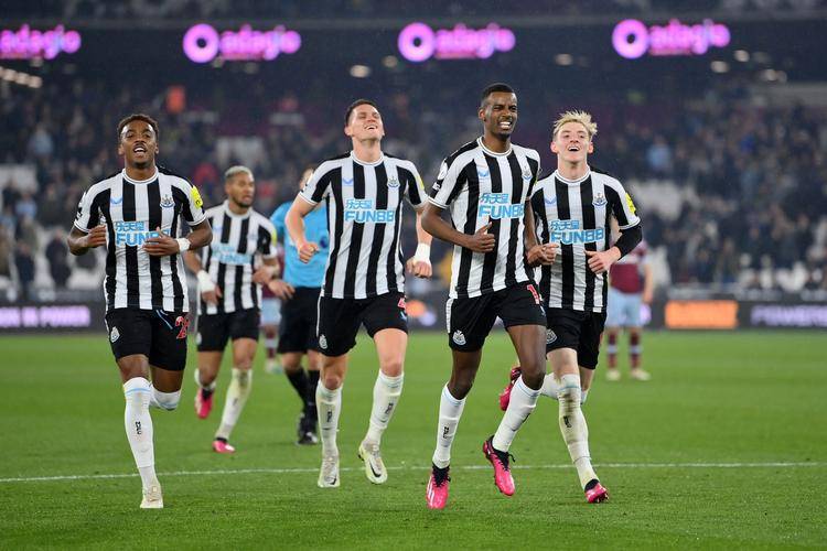 ศึกยูฟ่าแชมเปียนส์ลีก: ไบเออร์ เลเวอร์คูเซ่น พบ นิวคาสเซิล ยูไนเต็ด การวิเคราะห์แท็กติกและพรีวิวผลการแข่งขัน การเล่นริมเส้น ลูกตั้งเตะ ฟอร์มการเล่นนอกบ้าน