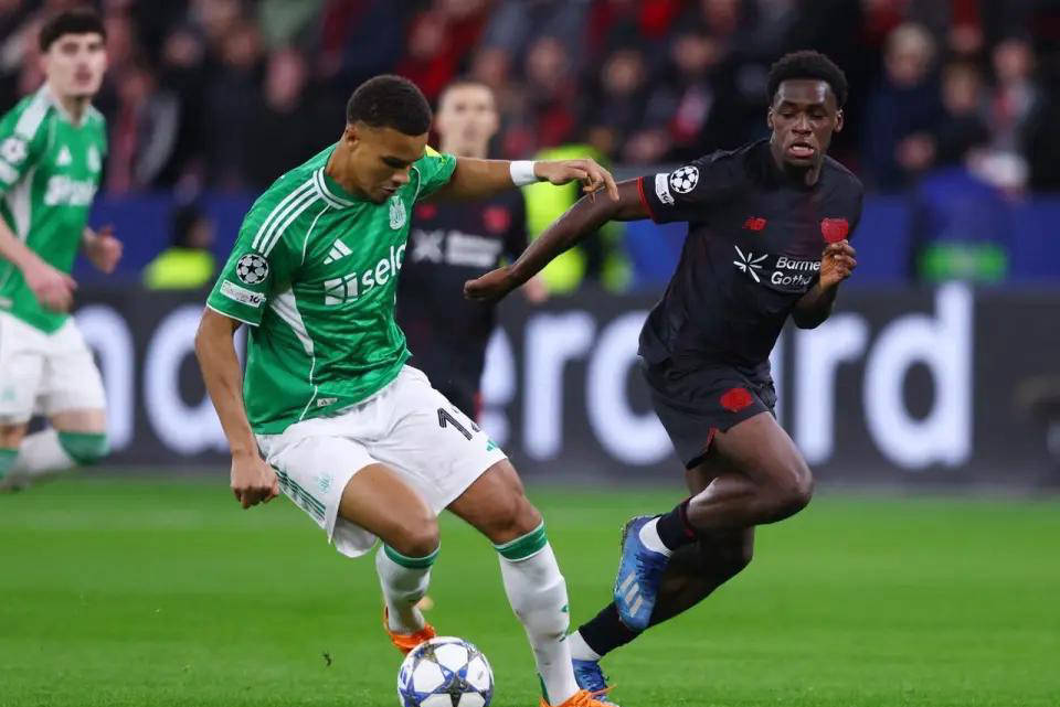 ทีมยักษ์ใหญ่แห่งบุนเดสลีกา ไบเออร์ เลเวอร์คูเซ่น คว้าประตูตีเสมอในนาทีสุดท้ายกับทีมจากพรีเมียร์ลีก นิวคาสเซิล ยูไนเต็ด โดย กริมัลโด้ ช่วยทีมไว้ในช่วงเวลาสำคัญ การแข่งขัน: ทั้งสองทีมเตะมุม