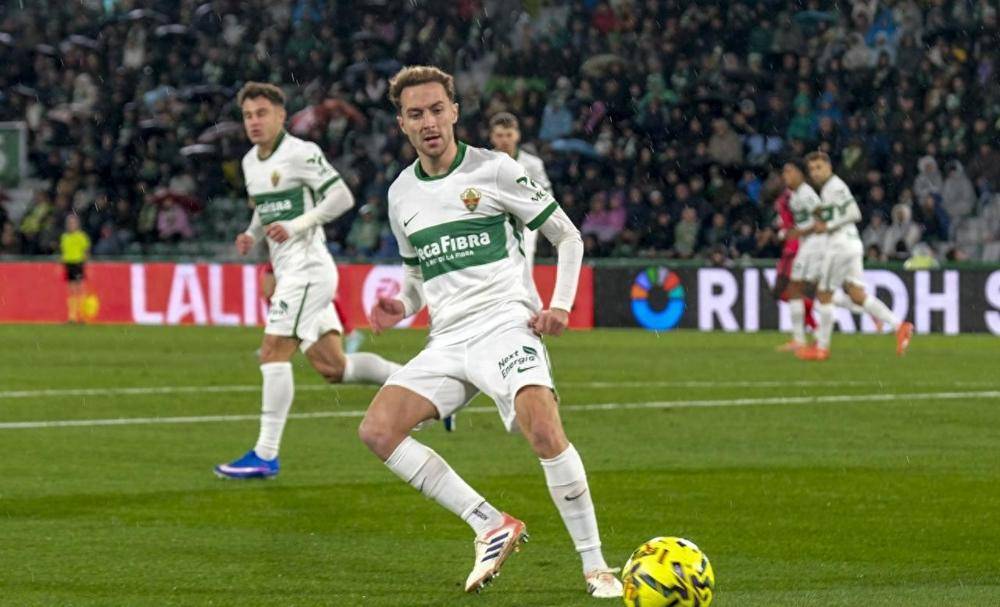 สกอร์สุดท้าย: 4-0! ชัยชนะอย่างถล่มทลายในลาลีกา เมื่ออดีตนักเตะเรอัล มาดริดวัย 21 ปีโชว์ฟอร์มโดดเด่นด้วยการยิง 1 ประตูและทำ 2 แอสซิสต์_เอลเช_โรดริเกซ_แมตช์