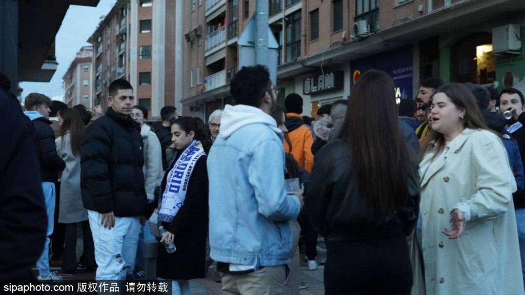 น่าทึ่ง! ดาวรุ่งหญิงของเรอัล มาดริด คาซาโด ยิงสองประตูพาทีมถล่มเอสปันญอล 4-0 ผ่านเข้ารอบก่อนรองชนะเลิศโกปา เด ลา เรย์นา | ชนะ | การแข่งขัน | ประตู