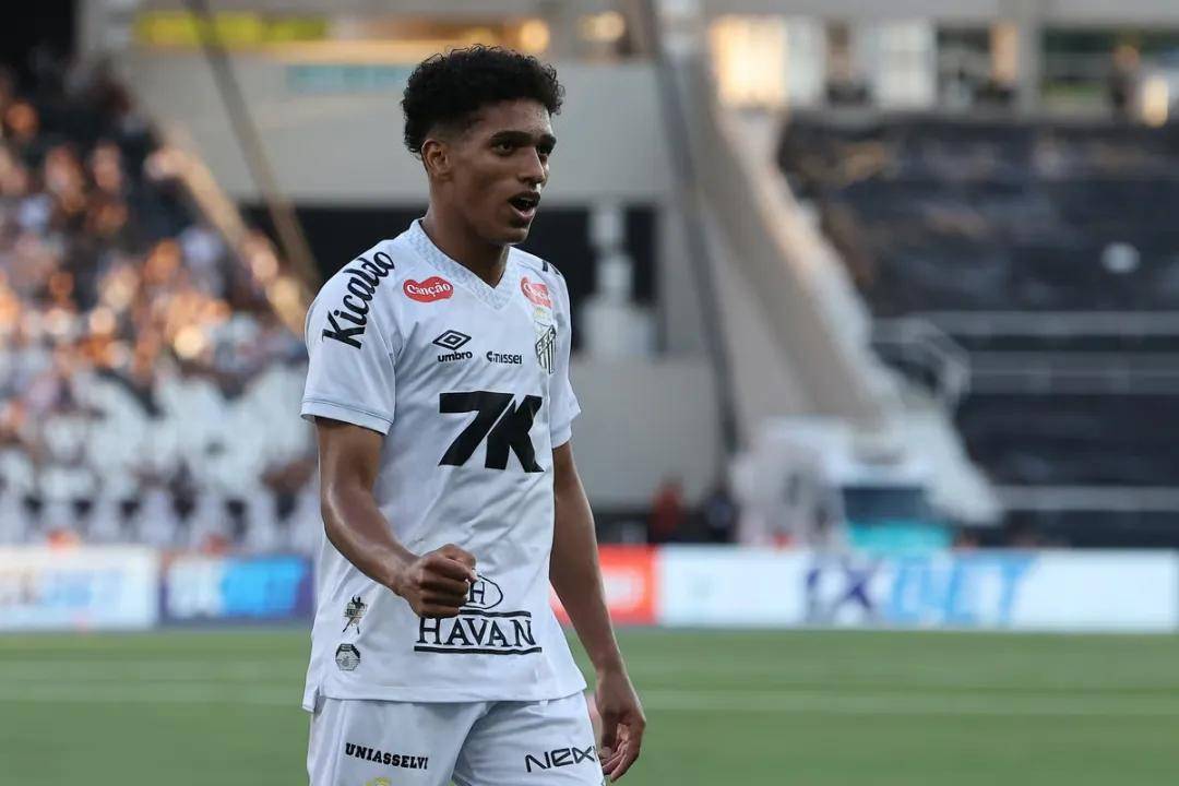 เริ่มแล้ว! ท็อตแน่ม ฮ็อตสเปอร์ คว้าตัวนักเตะใหม่รายแรกในช่วงฤดูหนาว: 15 ล้านปอนด์สำหรับดาวรุ่งชาวบราซิลวัย 19 ปี_โซซ่า_ซานโตส_ตำแหน่ง