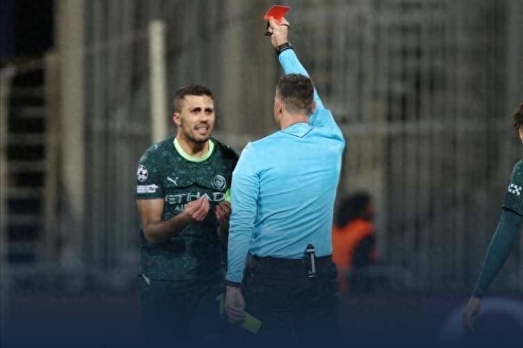 โศกนาฏกรรมเกิดขึ้นอีกครั้ง! กวาร์ดิโอล่าต้องถูกปลดออกจากตำแหน่งอย่างแน่นอน เมื่อแมนเชสเตอร์ ซิตี้ แพ้ให้กับโบโด/กลิมท์ 1-3 ในเกมเปิดสนามยูฟ่า แชมเปียนส์ลีก ฮาลันด์ยังคงไม่สามารถทำประตูได้ใน 8 นัดติดต่อกัน