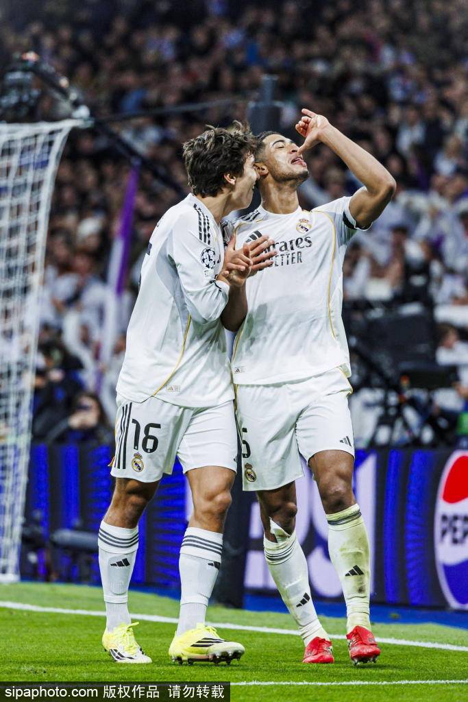 เกิดการปะทะในห้องแต่งตัวของเรอัล มาดริด: นักเตะสองคนที่มีน้ำหนักมากปะทะกันในช่วงพักครึ่งเวลา, 'คุณทำประตูได้ แต่นั่นไม่ได้หมายความว่าคุณเล่นได้ดีกว่า' _การจัดการ_ _อาหารค่ำ_