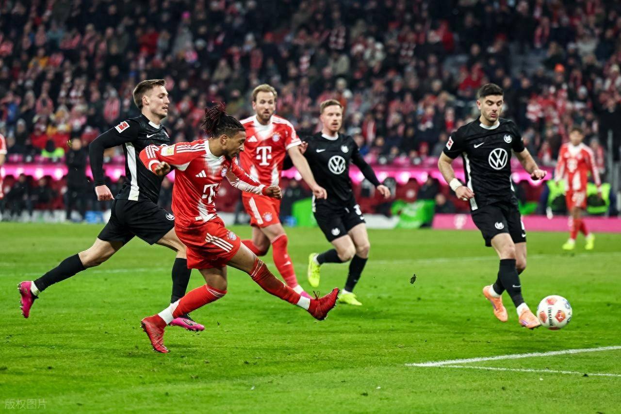 71 ประตูของบาเยิร์น มิวนิค: พวกเขาทำได้อย่างไรถึงแซงหน้าสามประสานของเอ็มบัปเป้ในอันดับสามประสานทำประตูสูงสุดของห้าสโมสรชั้นนำ? _สามประสาน_สัญชาติ_อายุ