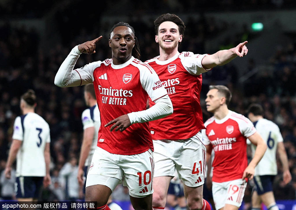 วันแข่งขัน: อาร์เซนอลคว้าชัยชนะเหนือสเปอร์สสองนัดรวด เกมแรกของกุนซือใหม่ "ลาฟฟี่" ของลิลี่ไวท์จบลงด้วยความพ่ายแพ้? _ยอร์กเกอร์_ ลอนดอน_ ฤดูกาลนี้