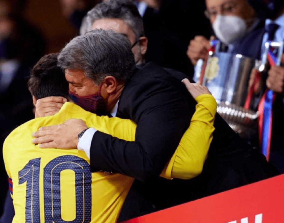 ลาปอร์ต้าพูดถึงการกลับมาของเมสซี่สู่บาร์ซ่า โดยให้คำมั่นว่าจะสร้างรูปปั้นและจัดพิธีเฉลิมฉลองอย่างยิ่งใหญ่ แฟนบอล: เมื่อไหร่และอย่างไร?