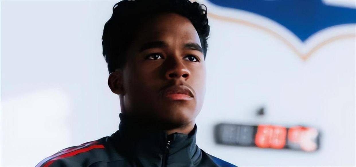 หกนัด เจ็ดประตู! จากนักเตะที่ฟอร์มต่ำกว่ามาตรฐานของเรอัล มาดริด สู่ดาวเด่นแห่งลีกเอิง นักเตะมหัศจรรย์วัย 19 ปีรายนี้เพิ่มมูลค่าตลาดเป็นสองเท่าในเวลาเพียงหนึ่งเดือน ขณะที่สี่ทีมยักษ์ใหญ่พรีเมียร์ลีกต่างแย่งชิงตัวเขา – แต่เรอัล มาดริดปฏิเสธที่จะปล่อยเขาไป