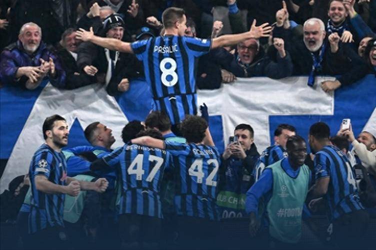 ฮีโร่ของอตาลันต้าช่วยทีมไม่ให้พังทลายเมื่อทีมเจ้าบ้านกลับมาอย่างดราม่า ชนะ 4-1 รวมสองนัด 4-3 เอาชนะดอร์ทมุนด์ผ่านเข้ารอบ 16 ทีมสุดท้ายแชมเปียนส์ลีก _อตาลันต้า__อาร์เซนอล__โบรุสเซีย ดอร์ทมุนด์_