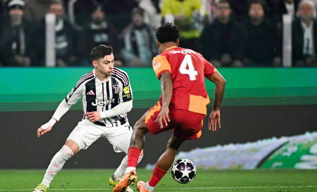 โลกฟุตบอลสั่นสะเทือนข้ามคืน! การแข่งขันยูฟ่าแชมเปียนส์ลีก รอบ 16 ทีมสุดท้ายยืนยันแล้ว ยูเวนตุสต้องตกรอบ เซเรียอาเหลือเพียงตัวแทนเดียว ทีมจากพรีเมียร์ลีกทั้งหกทีมคว้าชัยชนะทั้งหมดเพื่อครองความยิ่งใหญ่ อัตราประตูรวมอตาลันต้า อินเตอร์ มิลาน