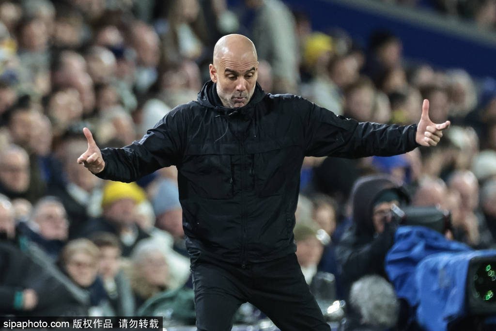 ตารางคะแนนลีก: ซิตี้ตามหลังอยู่สองแต้ม ขณะที่บาเยิร์นถล่มดอร์ทมุนด์; บาร์ซ่า, อินเตอร์ และปารีส ขยายช่องว่างจ่าฝูง ผู้นำ: อาร์เซนอล