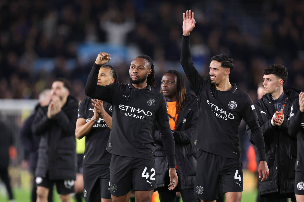 สรุปกีฬา|แมนเชสเตอร์ ซิตี้ ชนะติดต่อกัน 4 นัด ทำให้พวกเขาตามหลังอาร์เซนอลเพียง 2 คะแนน; คริสเตียโน โรนัลโด พลาดจุดโทษเป็นครั้งที่ 35 ในอาชีพของเขา_การแข่งขัน_ชัยชนะ_ริยาด