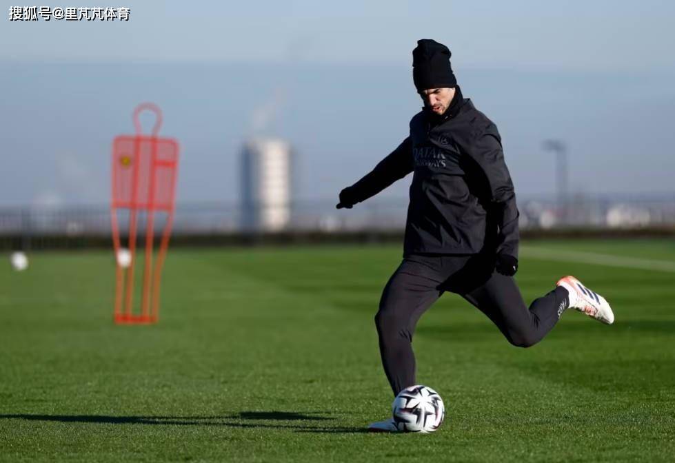 แคมเปญแชมเปียนส์ลีกฤดูกาลที่แล้วแทบจะไม่มีใครเอาชนะได้ แต่ฟอร์มในฤดูกาลนี้กลับดูไม่ดี: เกิดอะไรขึ้นกับปารีส แซงต์-แชร์กแมง? แมตช์: โมนาโก ชไมเคิล