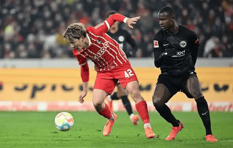 บุนเดสลีกา สปอตไลท์: ไอน์ทรัค แฟร้งค์เฟิร์ต พบกับ เอสซี ไฟร์บวร์ก – การต่อสู้เพื่อตำแหน่งที่กำลังจะมาถึง ความได้เปรียบในการโจมตีและแนวทางยุทธวิธี