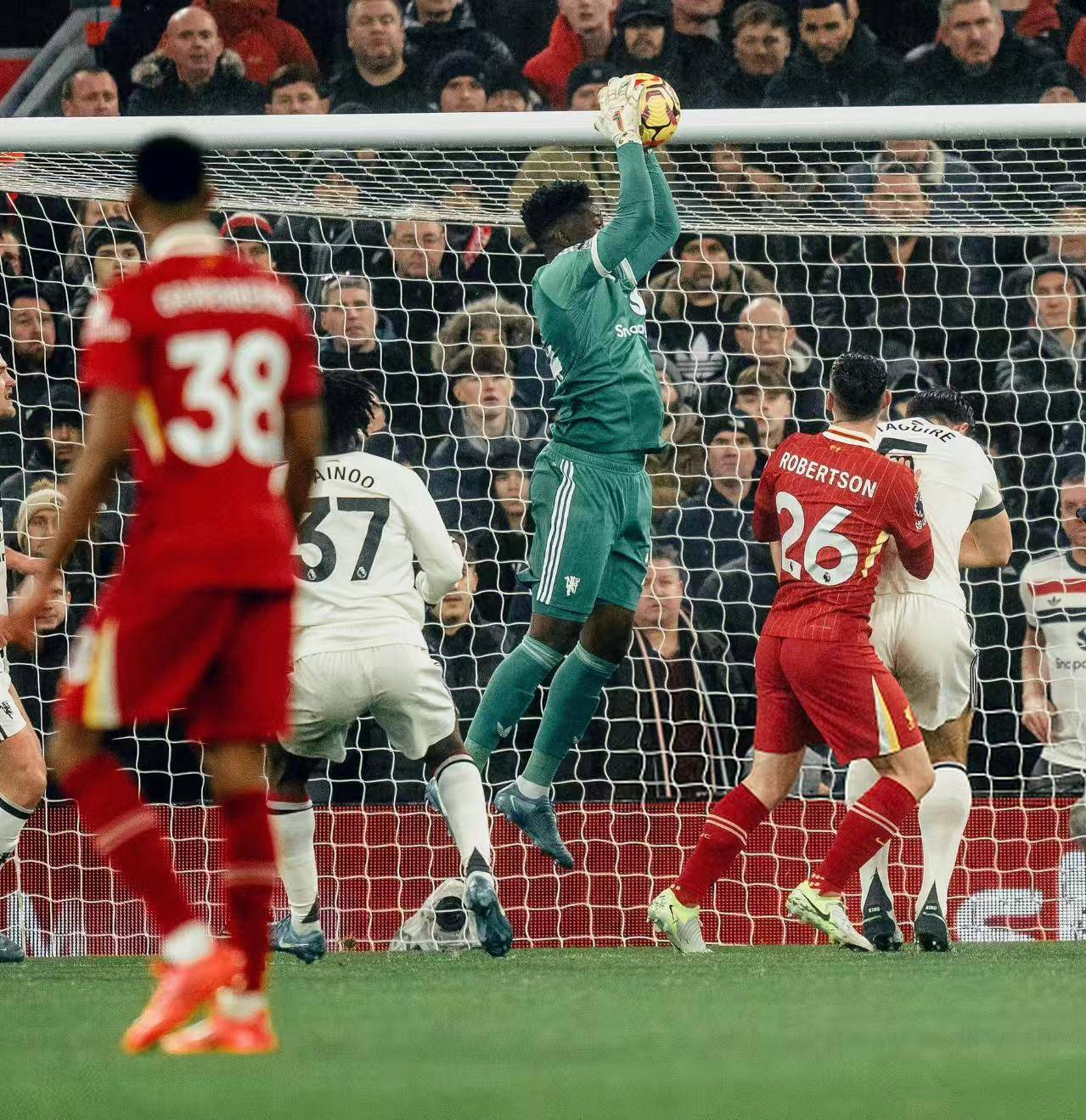 ลีก 1: ปารีส เอฟซี พบ นีซ - การวิเคราะห์การทำนายผลคะแนน: กลยุทธ์การป้องกัน, ยุทธวิธี, กองกลาง