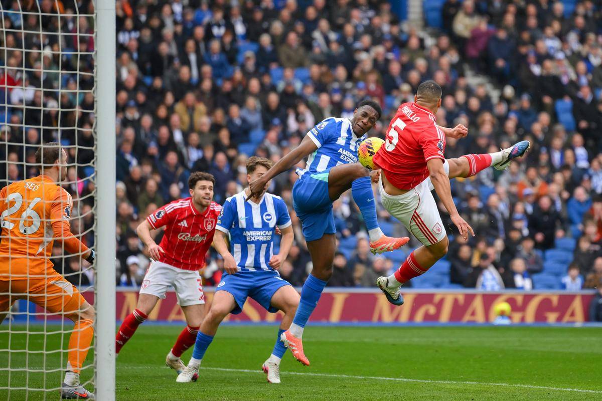 ท็อตแนม ปะทะ คริสตัล พาเลซ, ลาส อีเทอร์เนต vs ฮูบาร์กา เดเซีย_แมตช์_ลีก_อะเวย์