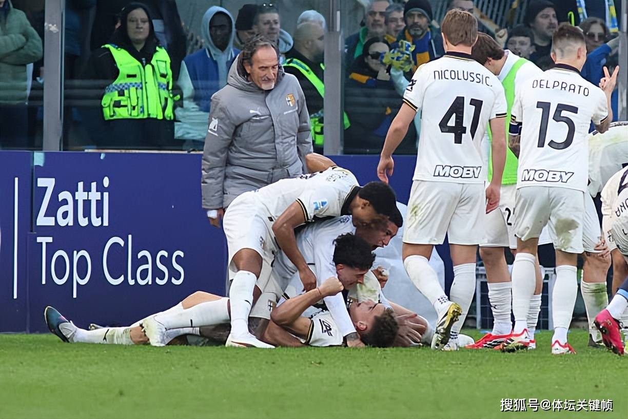 กัลโช่ 29 รอบตัวอย่าง: อินเตอร์ มิลานเอาชนะแอตแลนต้าที่บ้านและบลูอินทรีที่เหลืออยู่อย่างดื้อรั้นเอาชนะมิลาน! _ away_napoles_roman